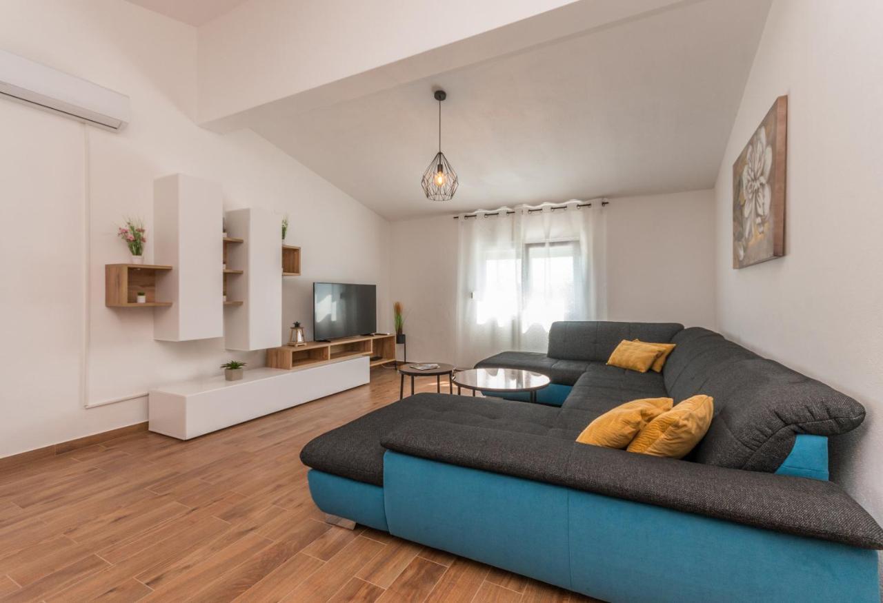 Poolincluded - Holiday Home Maslina Lisane Ostrovicke 외부 사진